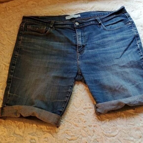 Levi's 505 Straight Leg Blue Jean Cutoff Sz. 36 Shorts with Embellished Pockets - Picture 1 of 6